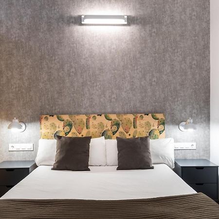 Beautiful Renovated Loft Minutes From The Beach Барселона Екстер'єр фото