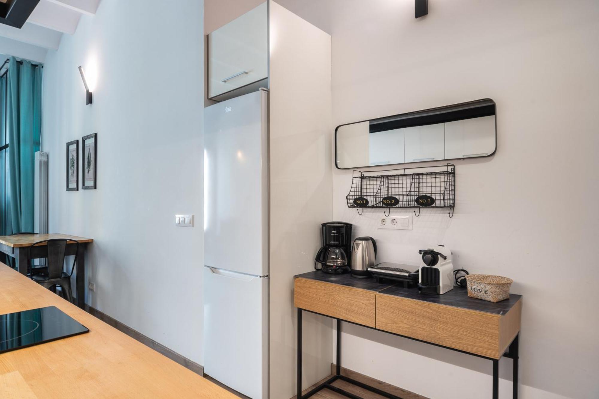 Beautiful Renovated Loft Minutes From The Beach Барселона Екстер'єр фото