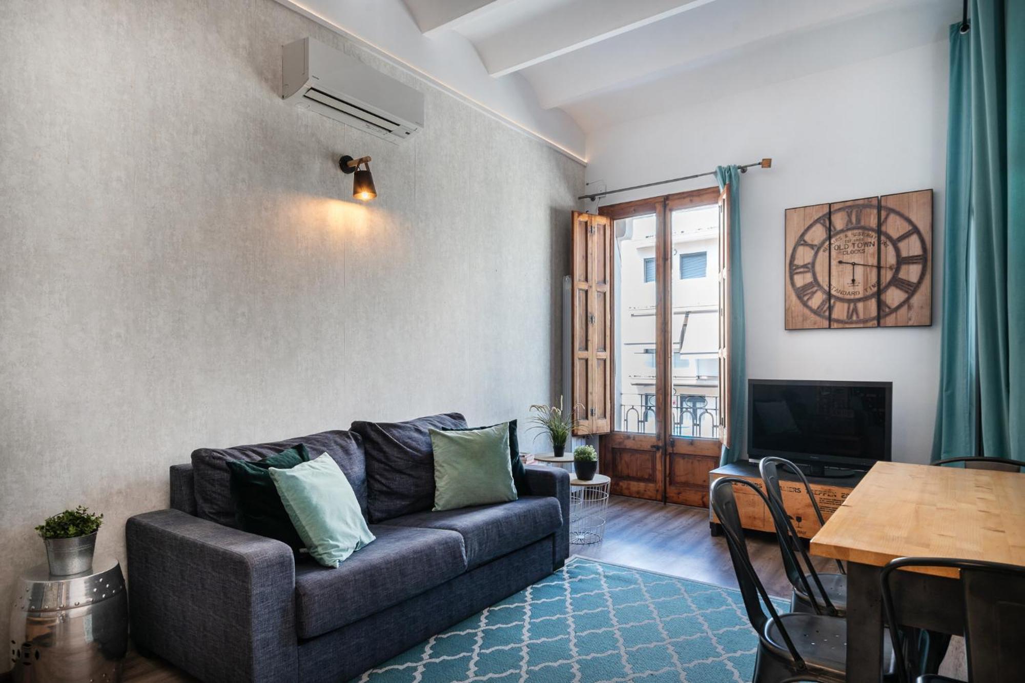 Beautiful Renovated Loft Minutes From The Beach Барселона Екстер'єр фото